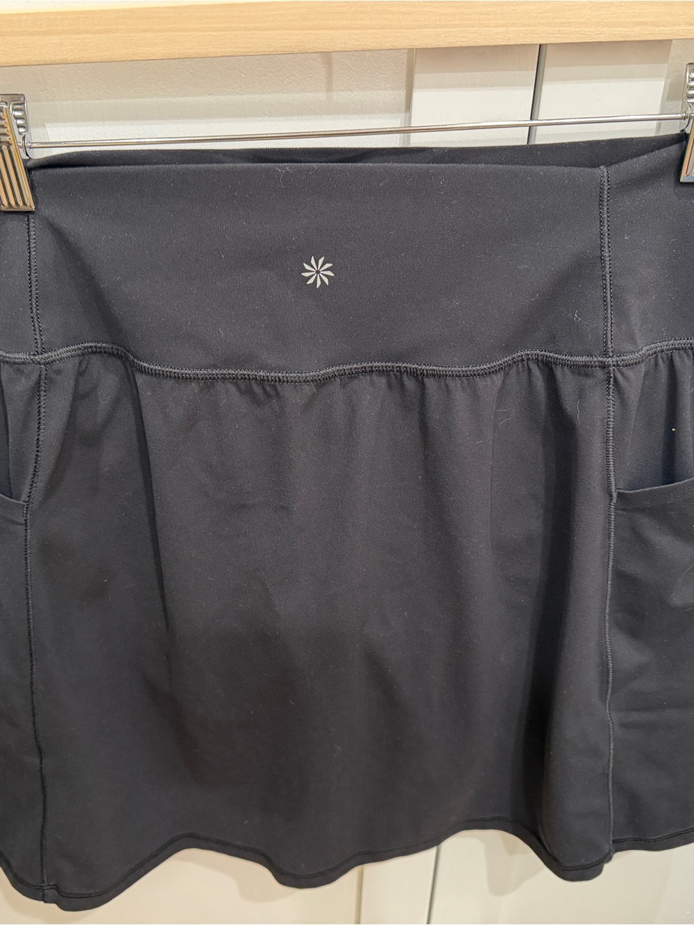 Athleta Salutation Black Performance Skort Size Large